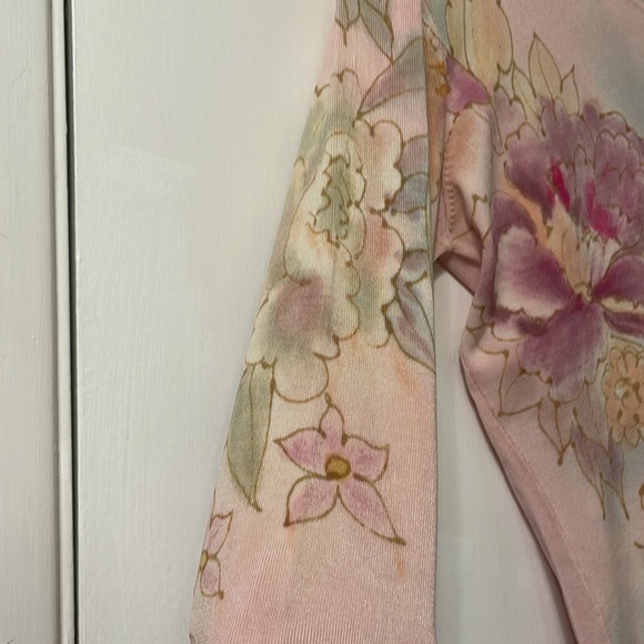 Beautiful Pink Silk Watercolor Floral Sweater by Anne Giorgio - Picture 4 of 6